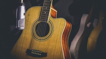Udemy 8 Pop Songs for Finger-Style Guitar TUTORiAL